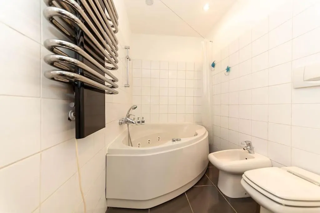 Il Nido Appartamento Nel Cuore Del Centro Storico Luino Apartment