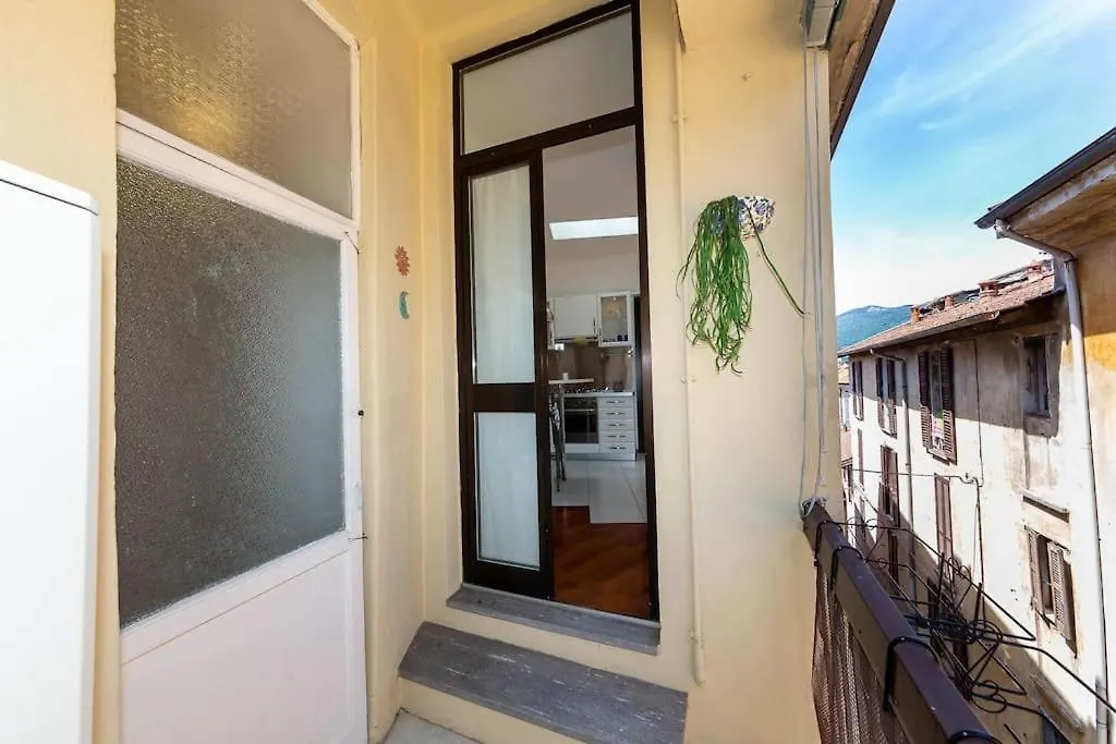 Il Nido Appartamento Nel Cuore Del Centro Storico Luino Apartment